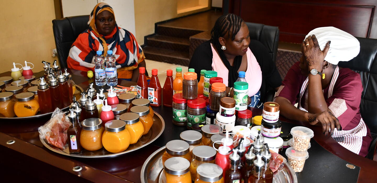 Women entrepreneurs participate in a practical exercise to demonstrate the skills and knowledge they have learned, and prepare jam, chili oil, and ketchup.